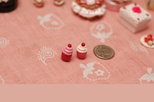 These are easy to make and really cute. Once again they are a creation from failed strawberry canes. >.<