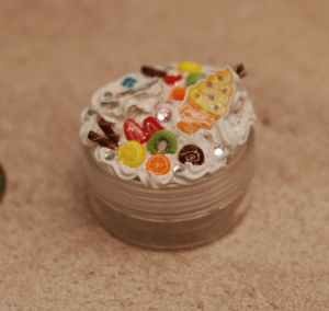 Just a little sweets container which has been decoden'd. ^_^