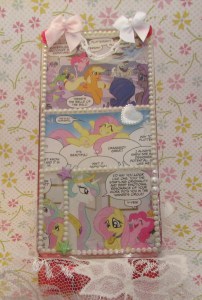 This is the Jumbo Double Sided Wall Ornament. I put some cute bows on the top to make it more kawaii and a white chain to hang from. I'm super proud of this piece!