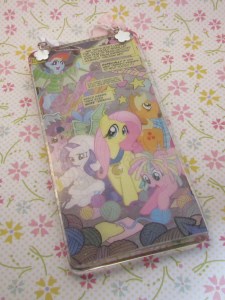 Here is the back of the Jumbo piece. Orignally, I had intended this to be the front, but after I put the cabochons on the other side, that kinda transformed into the better side :p Sometimes with art, what you don't plan comes out the best!